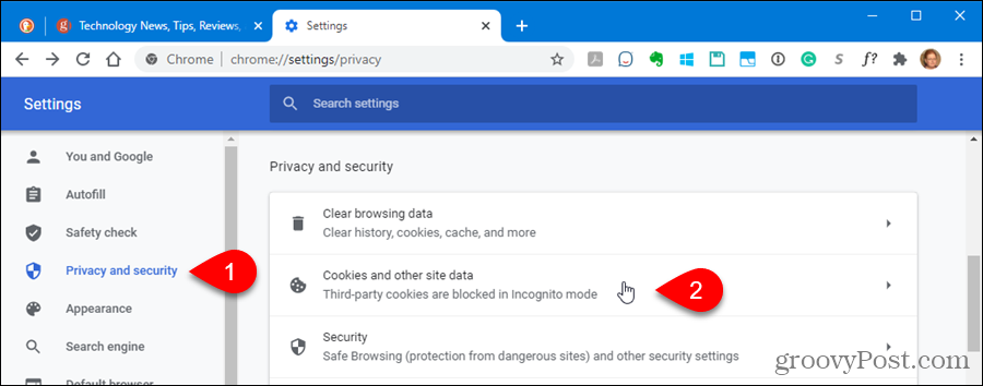 Klik på Cookies og websteddata i privatlivs- og sikkerhedsindstillinger i Chrome