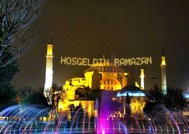 2021 Ramadan İmsakiyesi! Hvad tid er den første iftar? Istanbul imsakiye sahur og iftar time