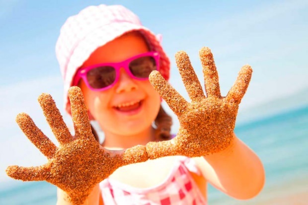Hvordan vælger man en solcreme-creme? Solstød og forsigtighedsregler hos børn