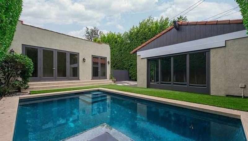 Charlize Theron sælger sit bungalowhus for 1,8 millioner dollars!