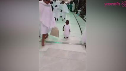 Brød en rekord på sociale medier! Lille dreng tilbedelse af Hajj