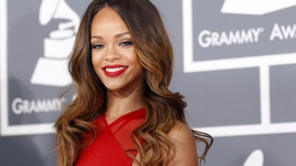 Online Rid læbestift ridetimer fra Rihanna