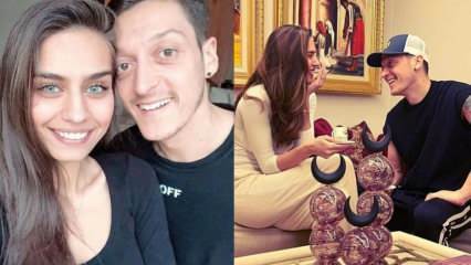 Delingen, der begejstrer Mesut Özil og hans kone Amine Gülşe!
