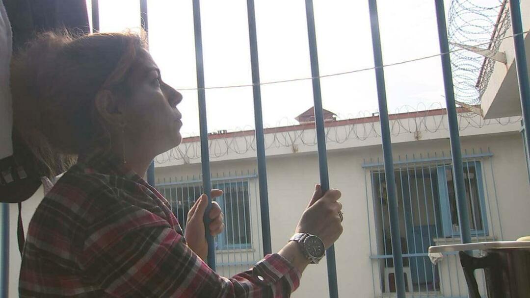Livet i fængsel fra de kvindelige fangers øjne Bahar står for døren