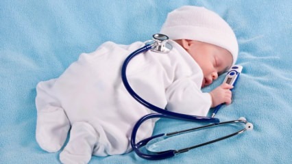 Hvad kan babyer på 1 måned gøre? 0-1 måneders (nyfødt) babyudvikling