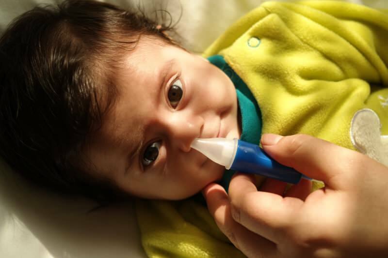 Hvordan rengør babyer næsen uden at skade? Nesestoppning og rengøringsmetode hos spædbørn