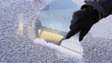 Hvordan forhindres, at bilvinduer fryser?