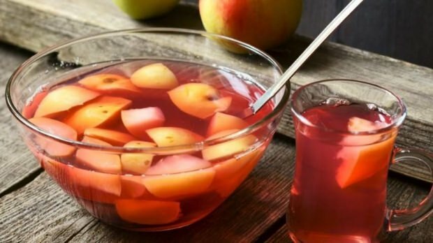 Lækker æblekompottets opskrift i sommervarmen! Hvordan laver man æblekompott?
