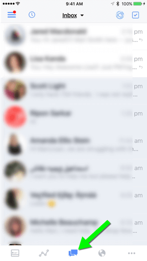 I Facebook Pages Manager-mobilappen skal du trykke på det midterste ikon for at gå til din indbakke.