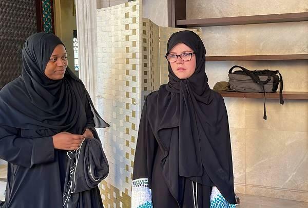 2 turister konverterede til islam i Qatar
