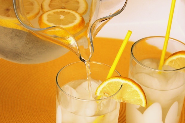 Fordele ved at drikke citronsaft regelmæssigt