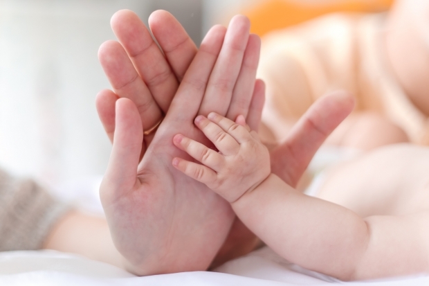 Hvorfor er babyer hænder kolde?