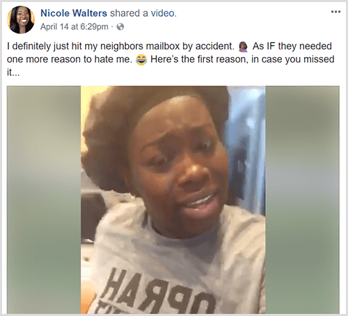 Nicole Walters indsendte en Facebook-video med en tekstindledning, der siger, at hun bare ved et uheld ramte sin nabos postkasse. Nicole er iført sort omslag og en grå t-shirt.