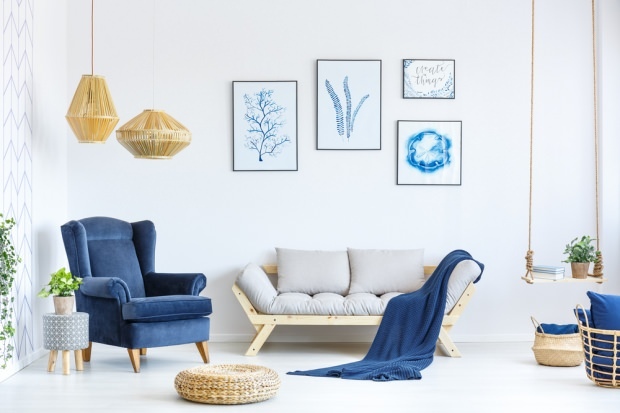 marineblå stue dekoration