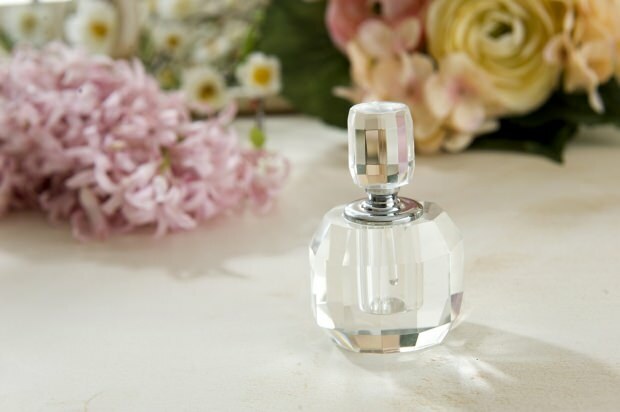 Sprøjtes parfume til babyer? 26 allergifremkaldende stoffer, der skal undgås
