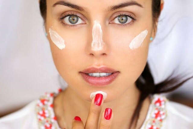 Sådan rengør du den rigtige hud: Tag en pause fra makeup