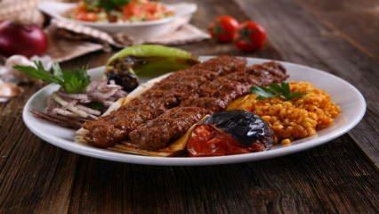 Hvordan laver man ægte Adana kebab? Hjemmelavet opskrift på Adana kebab