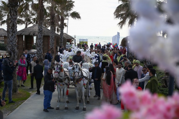4 indiske bryllupper afholdes i Antalya om 11 dage