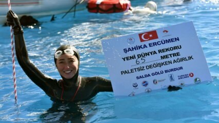 Şahika Ercümen brød verdensrekorden ved at gå ned til 65 meter!