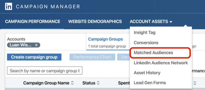 vælg Matchet målgruppe fra rullemenuen Kontoaktiver i LinkedIn Campaign Manager
