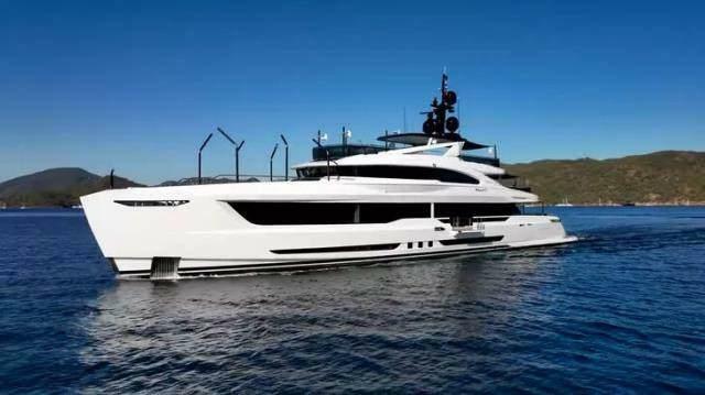 Acuncus nye yacht