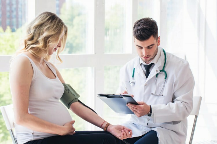 Hvad skal blodtrykket være under graviditet? Symptomer på højt blodtryk og falder under graviditet