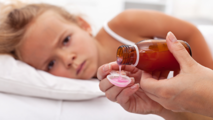 Hvordan passerer tør hoste hos spædbørn og børn? Hvad er godt til hoste hos babyer?