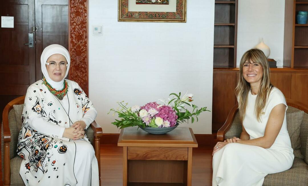 Emine Erdoğan mødtes med konerne til lederne på Bali