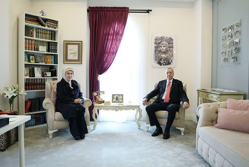 Præsident Erdoğan og Emine Erdoğan besøgte Şule Yüksel Şenler Foundation