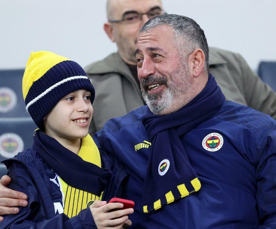Cem Yılmaz så Fenerbahçe-Galatasaray-kampen med sin søn