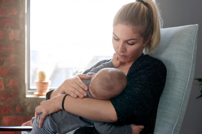 Hvordan kan man forstå gasssmerter hos spædbørn? Symptomer på kolik