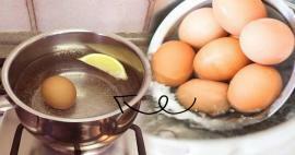 Hvis du putter citron i vandet, hvor du koger dine æg... Denne metode vil være uundværlig