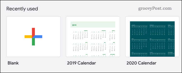 Valg af en kalenderskabelon i Google Sheets