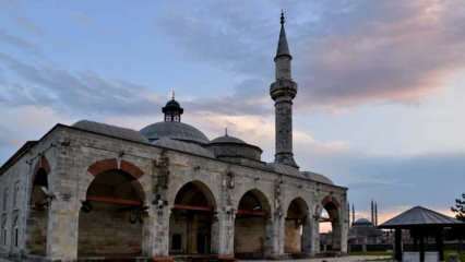 Hvor og hvordan skal man gå til Muradiye-moskeen? Et mesterværk med spor af tyrkisk flisekunst