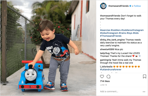 Thomas & Friends deler fotos indsendt af forældre til børn ved hjælp af brandets merchandise.