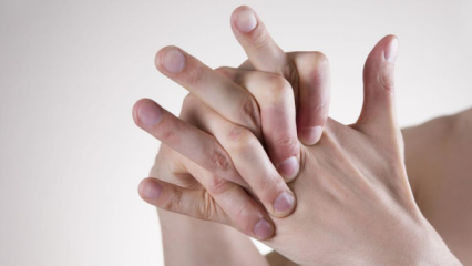 Hvad er skaderne ved at knække fingre, hvordan man forlader det?