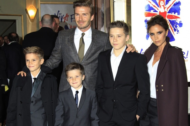 David Beckham kommenterede først sin grinende kone Victoria Beckham!