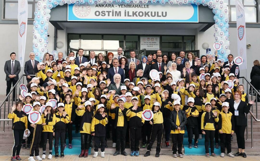 Emine Erdoğan besøgte Ostim Primary School