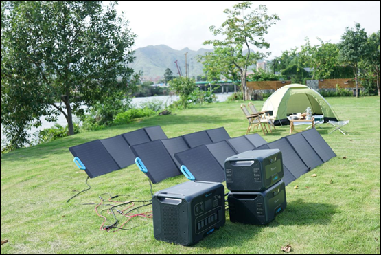 BLUETTI solpaneler med deres AC300 kraftværk