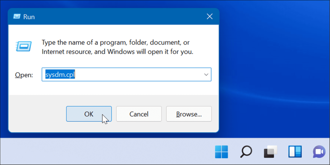 Kør sysdm-cpl fix windows proceslinje, der vises i fuld skærm