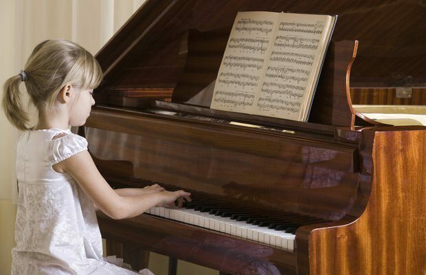 I hvilke aldre kan børn spille musikinstrumenter?