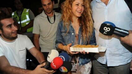 Rutet velkomst til Shakira, der kom til Istanbul