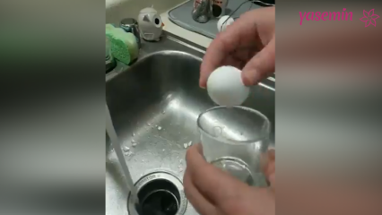 Han kogte det kogte æg med en sådan teknik.