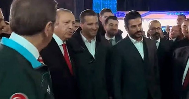 Præsident Recep Tayyip Erdogan og Burak Ozchivit 
