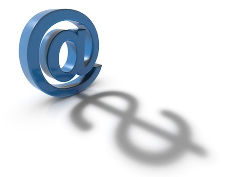 koncept for e-handel med et e-mail-adressesymbol og et dollarsymbol kombineret