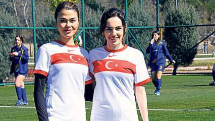 Yağmur Tanrısevsin og Aslıhan Karalar spillede en særlig kamp med Women's National Football Team!