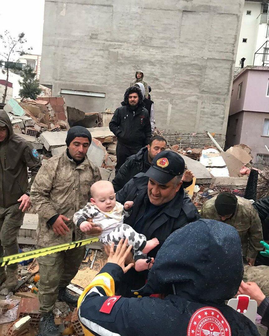 Bahadır Yenişehirlioğlu sagde, at vi vil fortsætte med at arbejde indtil den sidste katastrofeoverlevende
