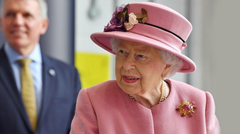 Dronning II. Elizabeth gik uden maske! Ved udgangen af ​​7 måneder ...