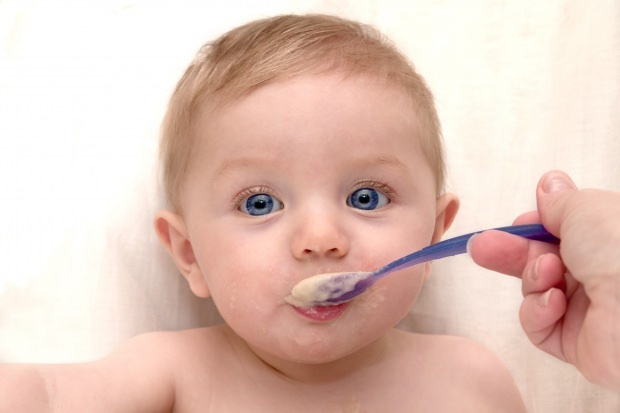 Let rismel-opskrift til babyer! Hvordan laver man en 6 måned gammel baby vaniljesaus?
