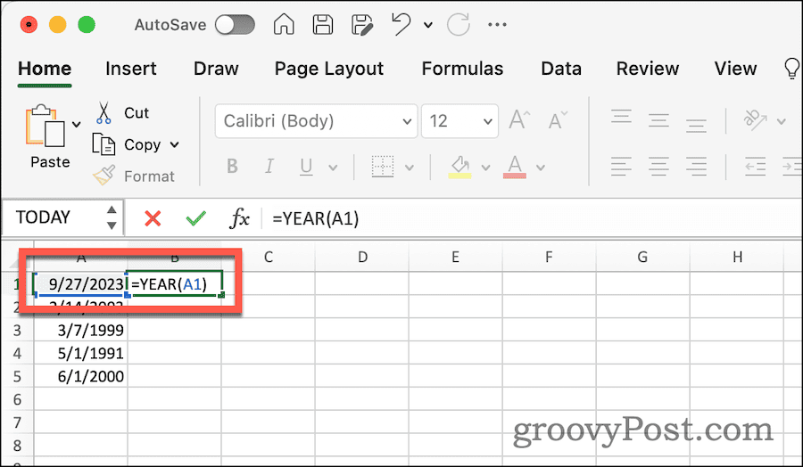 Brug af YEAR-funktionen til at udtrække år fra en dato i Excel